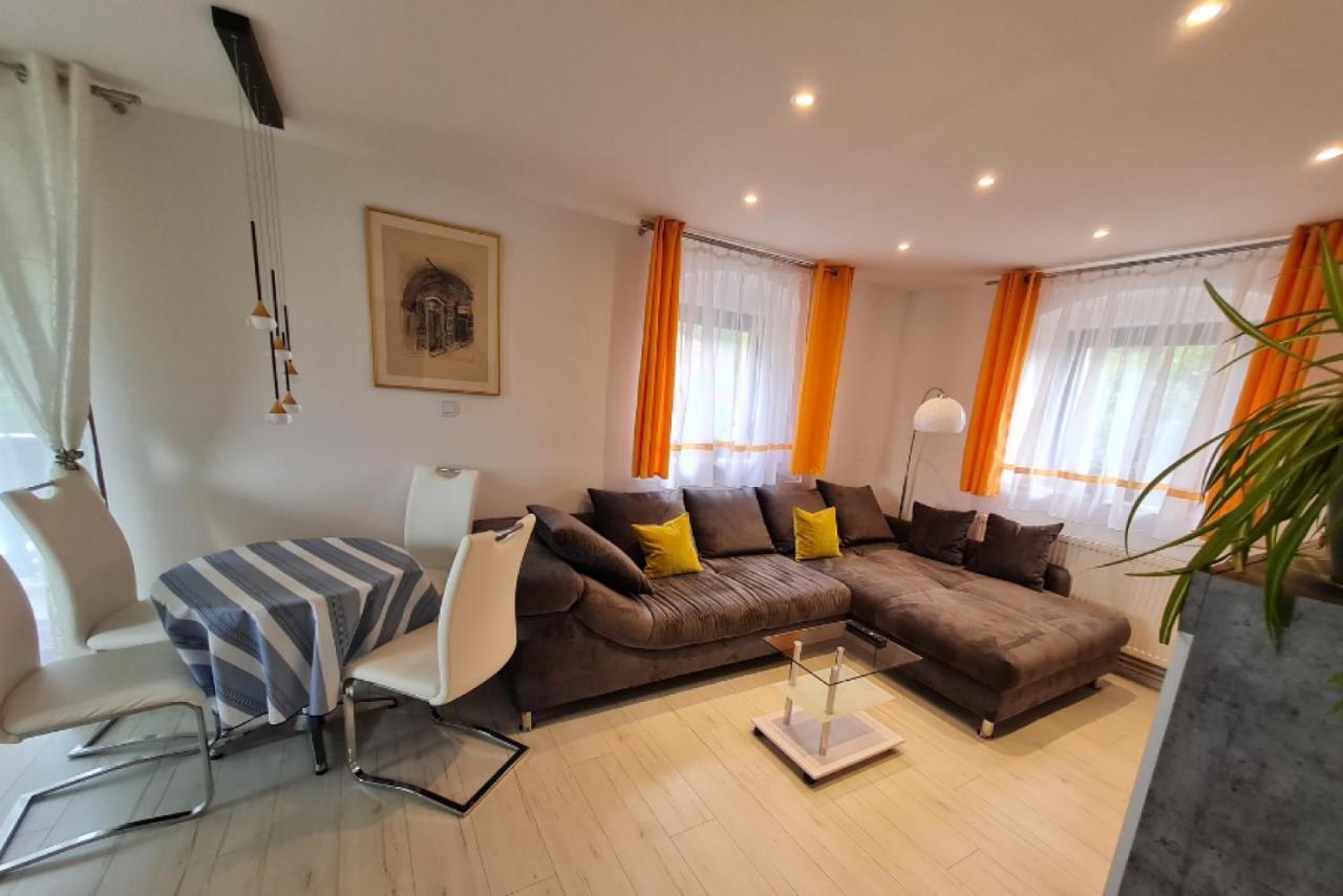 Ferien- Und Businesswohnung Relax Im Ersten Stock Sonnen Exterior foto