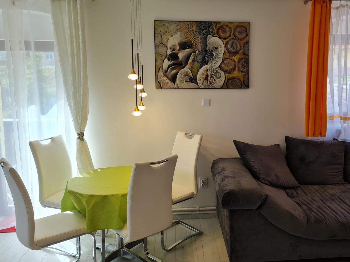 Ferien- Und Businesswohnung Relax Im Ersten Stock Sonnen Exterior foto