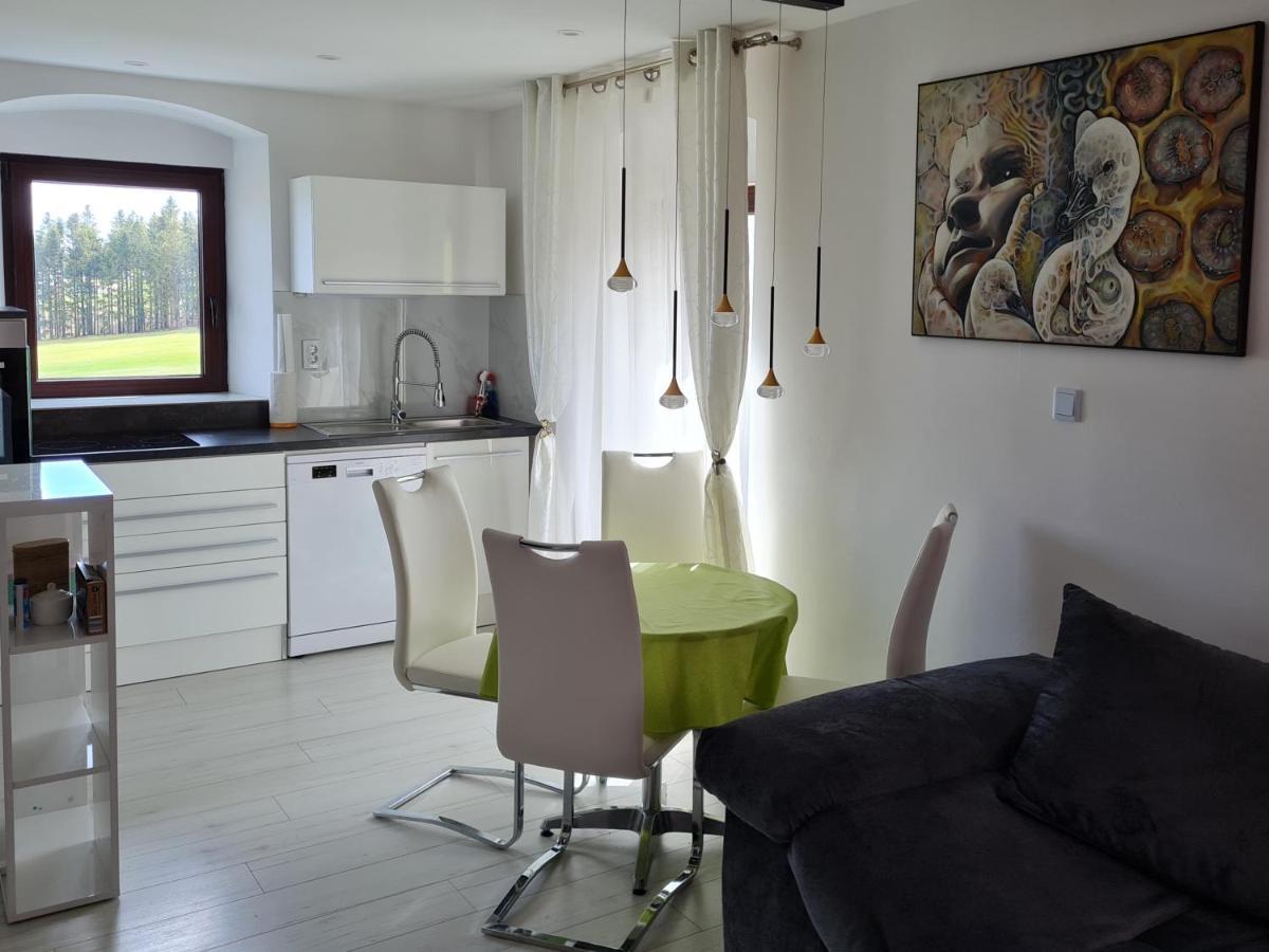 Ferien- Und Businesswohnung Relax Im Ersten Stock Sonnen Exterior foto